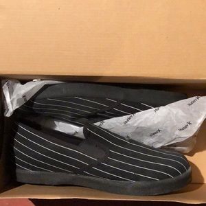 Hurley lowrider winos Black w/pinstripe new sz 12